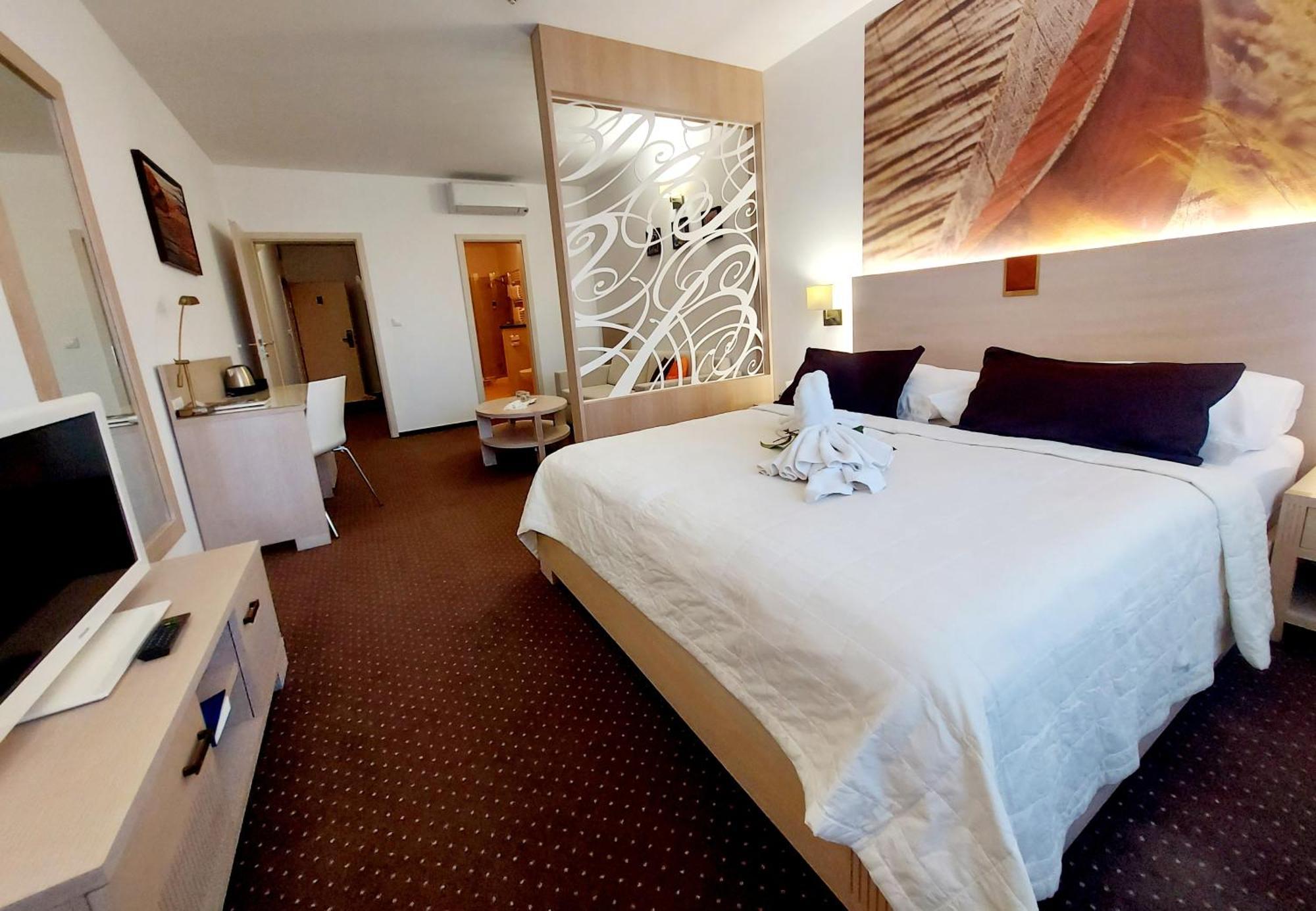 Hotel Slameny Dom & Spa Malá Ida Esterno foto