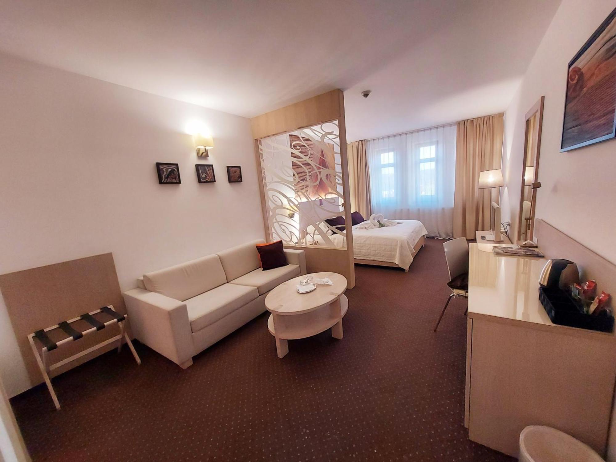 Hotel Slameny Dom & Spa Malá Ida Esterno foto