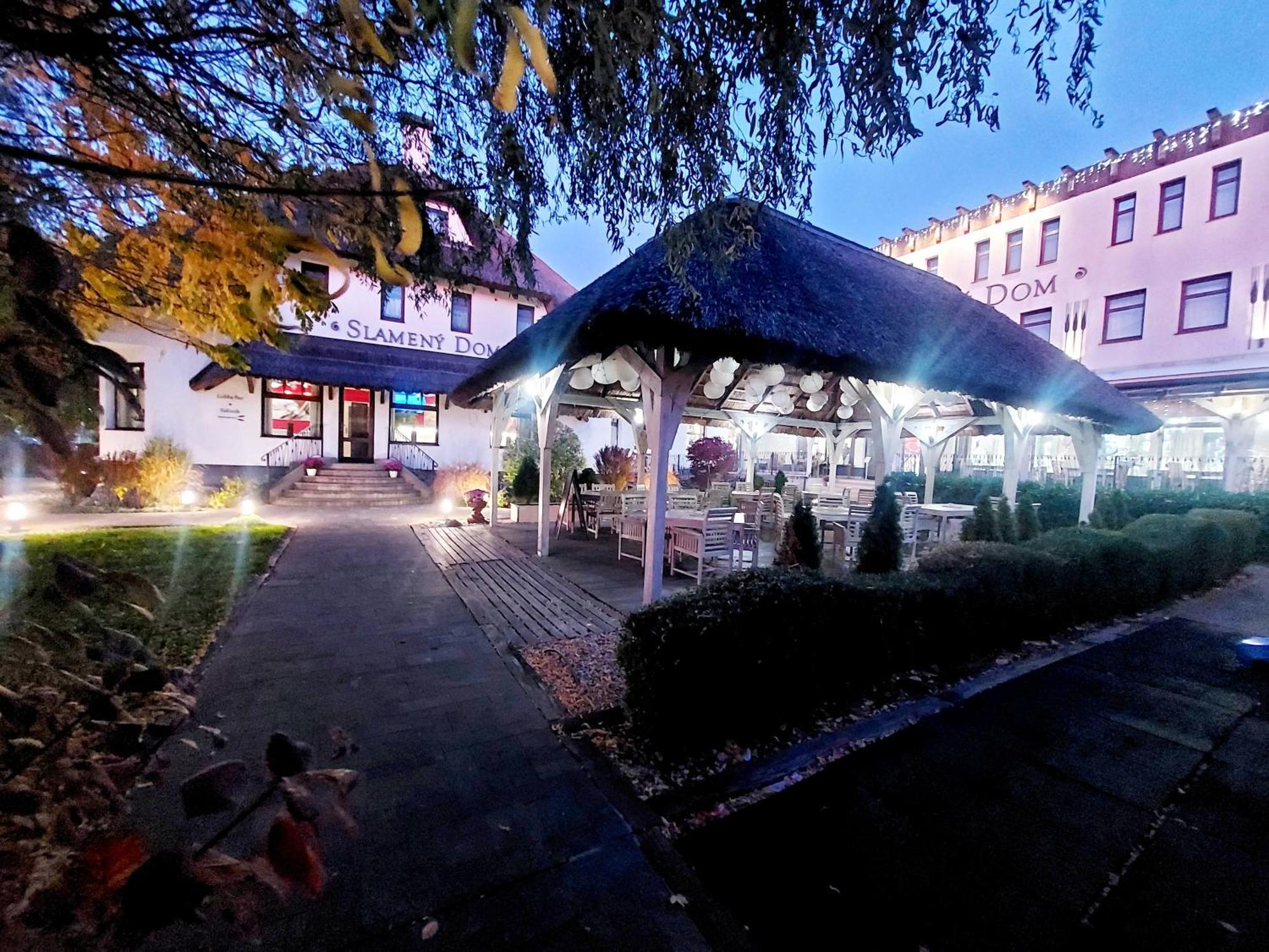 Hotel Slameny Dom & Spa Malá Ida Esterno foto