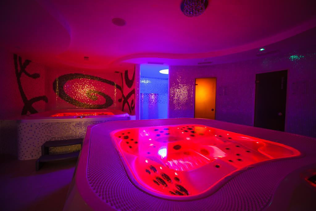 Hotel Slameny Dom & Spa Malá Ida Esterno foto